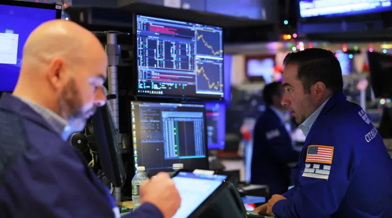 U.S. Stock Market Shows Mixed Signals Ahead of Key Jobs Report