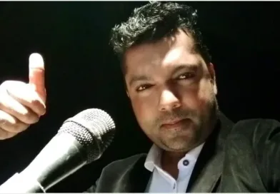 নায়িকা দীঘির সঙ্গে ছবি তোলেননি তথ্যমন্ত্রী, জয় বললেন ‘দিন শেষ’ নায়িকা দীঘির সঙ্গে ছবি তোলেননি তথ্যমন্ত্রী, জয় বললেন ‘দিন শেষ’
